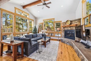 House, 4 Bedrooms | Living area | TV, DVD player