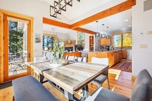 House, 4 Bedrooms | Dining