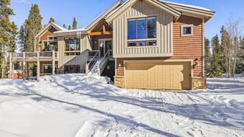 House, 4 Bedrooms | Exterior