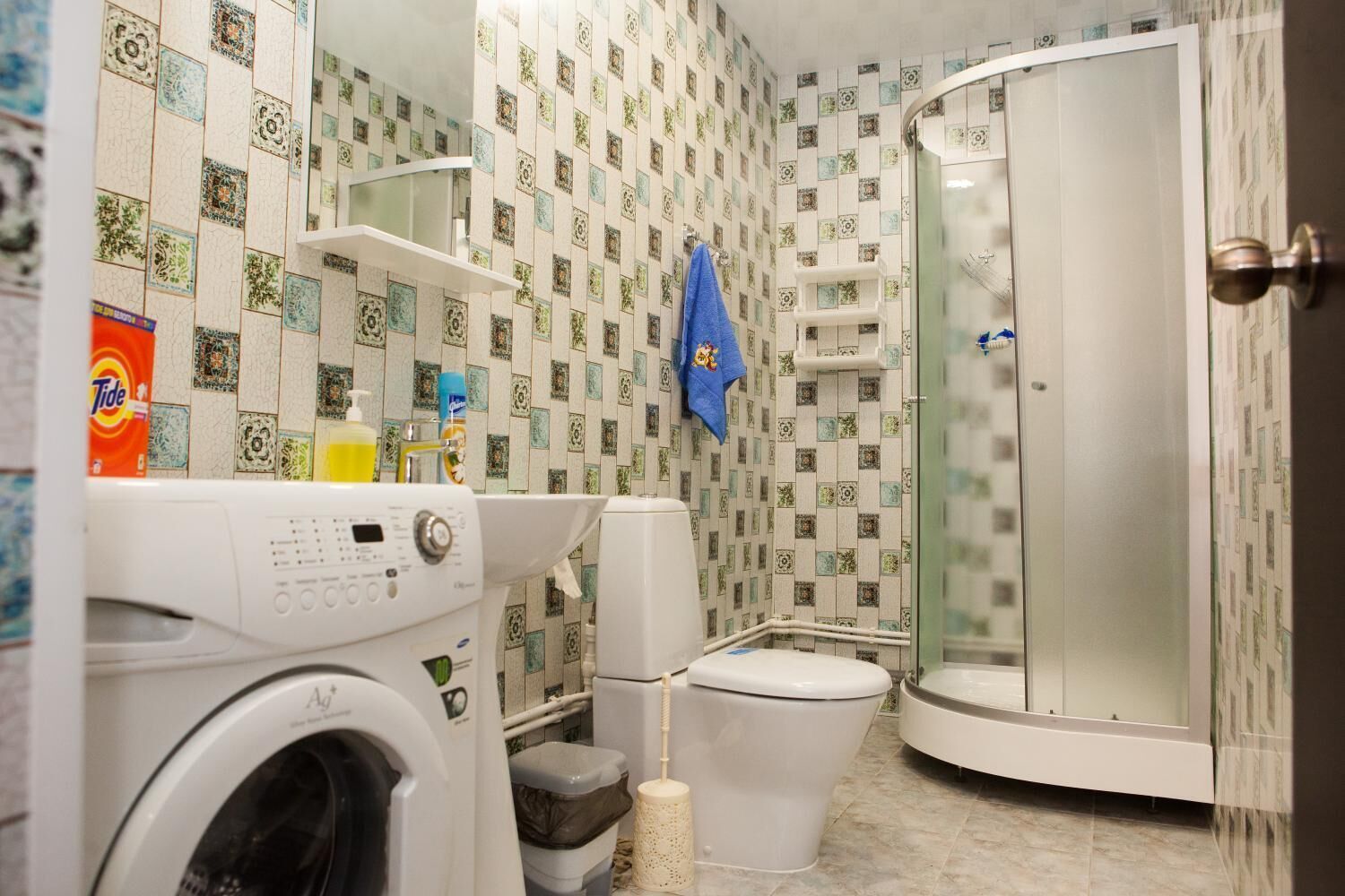 Shower, free toiletries, hair dryer, slippers