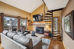 Condo, 1 Bedroom | Living area | DVD player
