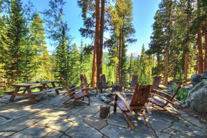 House, 6 Bedrooms | Outdoor dining - Bear Lodge 6 Bedroom Home by RedAwning (Breckenridge)