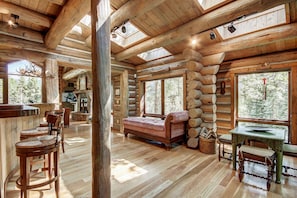 House, 6 Bedrooms | Interior