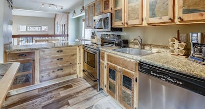 Rocky Mountain Multi-level Cedars 2 Townhome Steps to Lift by RedAwning