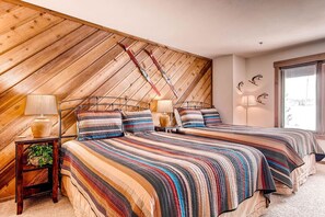 Condo, 2 Bedrooms