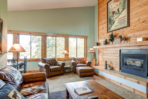 Condo, 2 Bedrooms | Interior - Ski Hill 32 2 Bedroom 1 Loft Condo by RedAwning (Breckenridge)