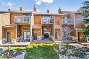 Townhome, 2 Bedrooms | Bahagian luar