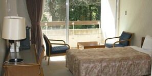 Basic Twin Room | Rollaway beds, bed sheets - YMCA International Youth Center TOZANSO (Gotemba)