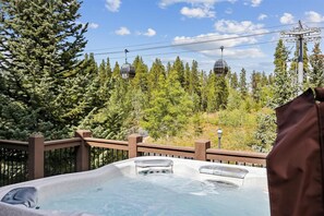 Townhome, 4 Bedrooms | Outdoor spa tub