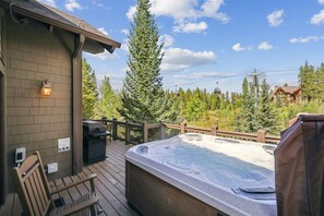 Townhome, 4 Bedrooms | Outdoor spa tub