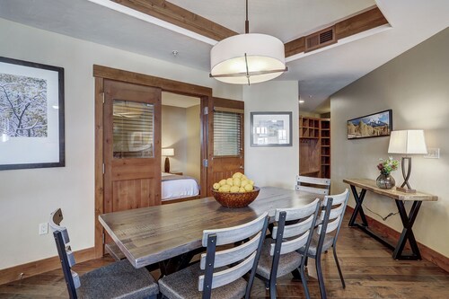 One Ski Hill Place 8308 3 Bedroom Condo by RedAwning