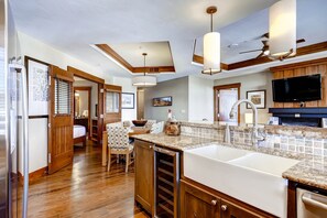 Condo, 3 Bedrooms | Private kitchen | Full-sized fridge, microwave, oven, stovetop