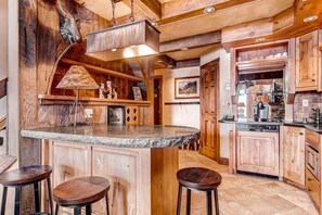 Condo, 6 Bedrooms | Private kitchen | Full-size fridge, microwave, oven, stovetop