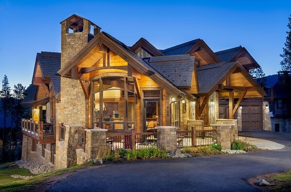 House, 6 Bedrooms | Exterior