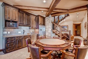 House, 6 Bedrooms | Interior