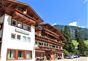 Front of property - Hotel Rododendro Val di Fassa (Campitello di Fassa)