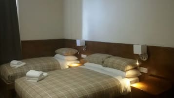 Triple Room, 1 Bedroom | Premium bedding, iron/ironing board, bed sheets