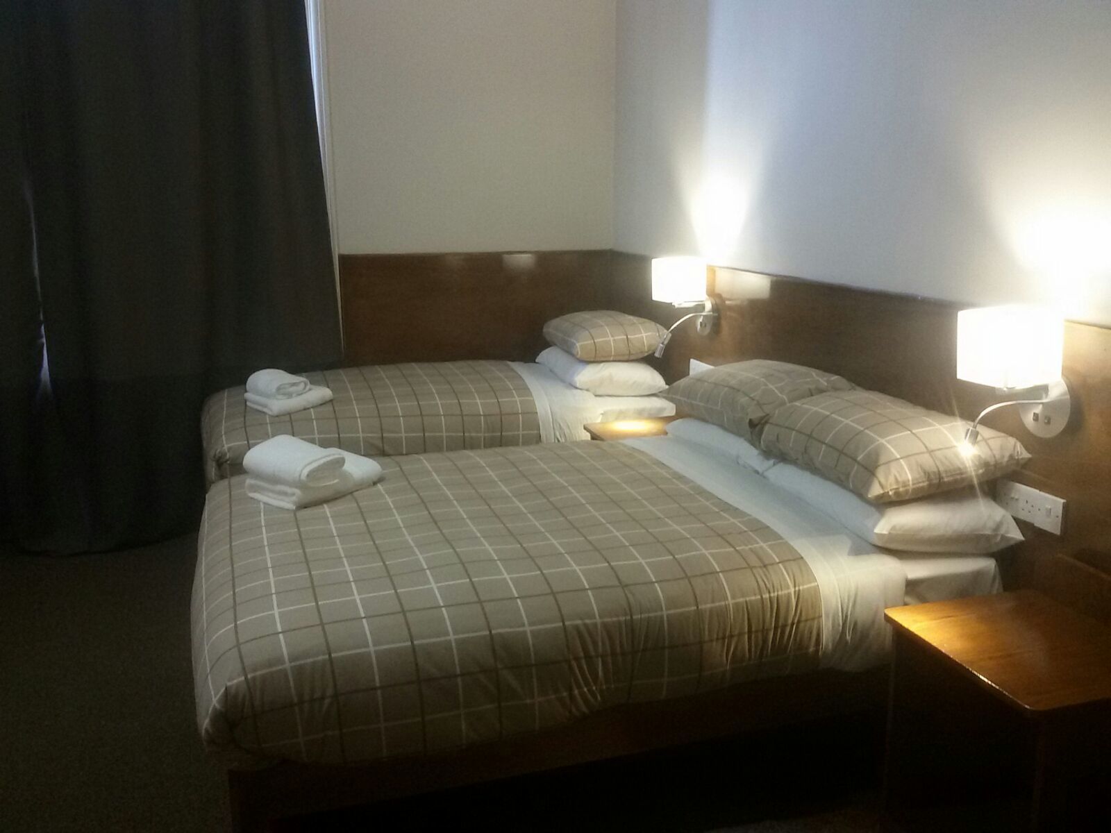 triple room, 1 bedroom | premium bedding, iron/ironing board, bed sheets