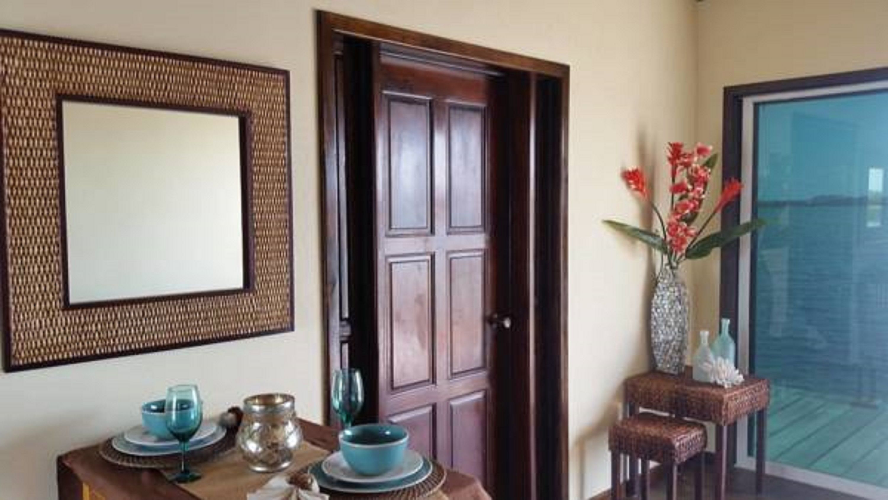 honeymoon bungalow, 2 bedrooms, private pool, ocean view | in-room dining