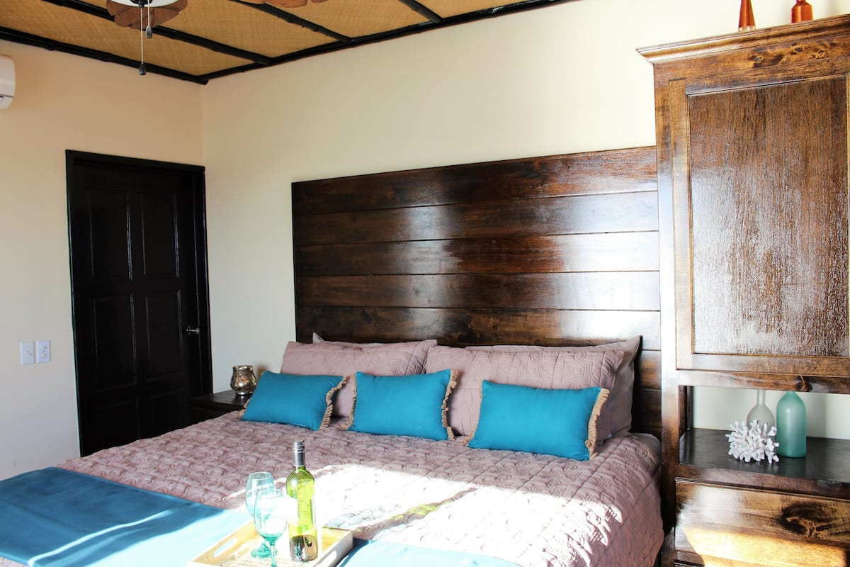 King Room with Sea View Glass Floor 1st Floor | 1 chambre, couette en duvet d'oie, surmatelas