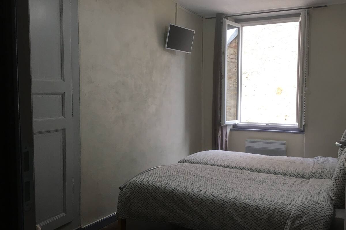Twin Room | Free WiFi