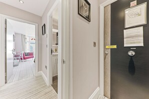 Room - Harrogate Lifestyle Luxury Serviced ApartHotel (Harrogate)
