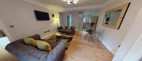 Appartamento Luxury, 2 camere da letto (1 bathroom) | Area soggiorno | TV a schermo piatto