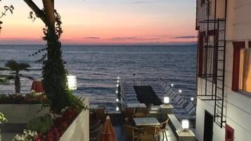 Petit déjeuner et déjeuner servis sur place, spécialités Cuisine turque