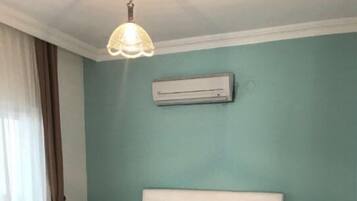 Bureau, fer et planche à repasser, lits bébé (gratuits), Wi-Fi gratuit