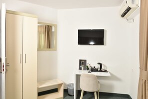 Quarto casal ou duplo superior, sacada, vista para o parque | 1 quarto, roupas de cama premium, frigobar, escrivaninha