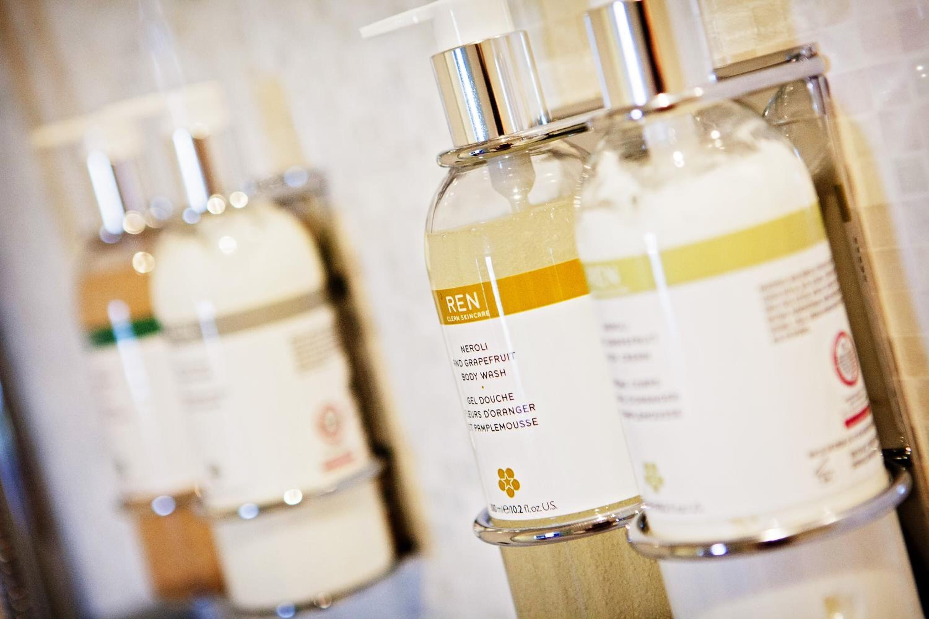 separate bathtub and shower, free toiletries, hair dryer, towels