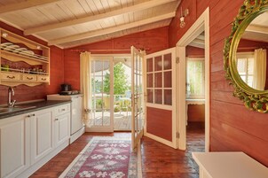 Design Apartment | Free WiFi, bed sheets