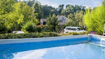 Piscina externa sazonal
