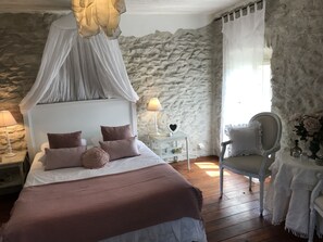 Egyptian cotton sheets, premium bedding, individually decorated - La Ribeyrette (Chamborigaud)