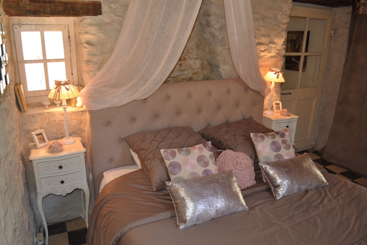 Chambre supérieure double, terrasse, vue sur le jardin | Draps en coton égyptien, literie de qualité, décor unique
