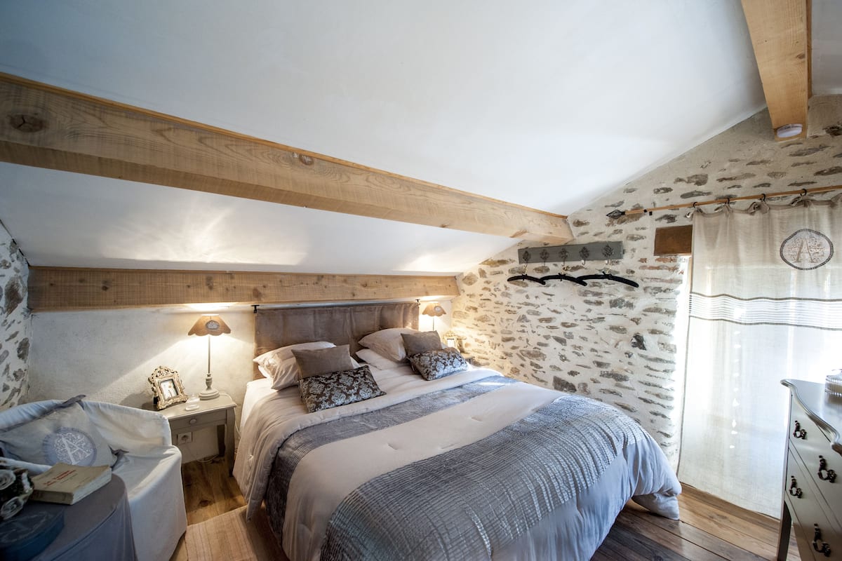 Chambre supérieure double, terrasse, vue sur le jardin | Draps en coton égyptien, literie de qualité, décor unique