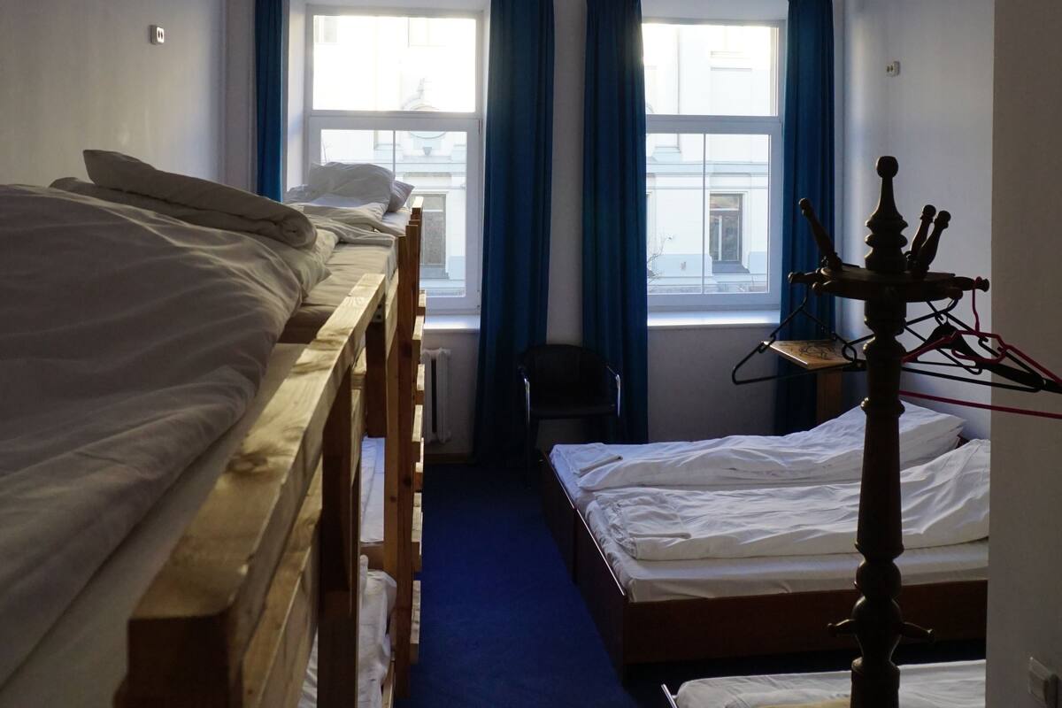 Room (9 persons) | Soundproofing, iron/ironing board, free WiFi