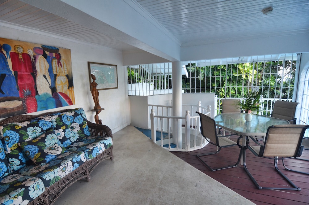 Moon San Villa at the Blue Lagoon by null