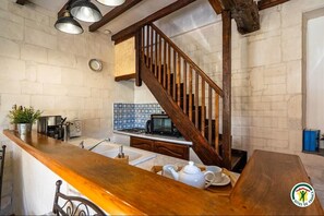 Traditional House, 2 Bedrooms | Private kitchen | Microwave, stovetop, espresso maker, coffee/tea maker