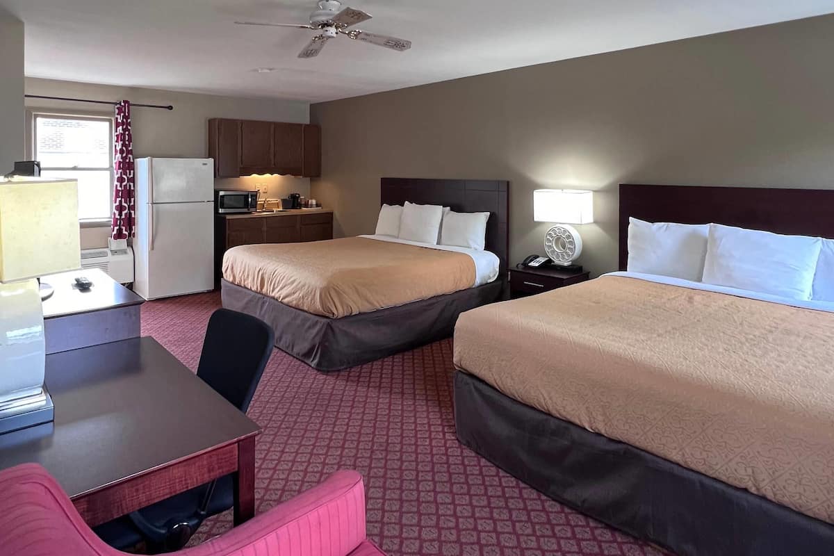 Camera, letti multipli, non fumatori | Una scrivania, postazione laptop, ferro/asse da stiro, Wi-Fi gratuito