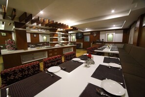 International cuisine - Maple Tree Hotels (Chennai)
