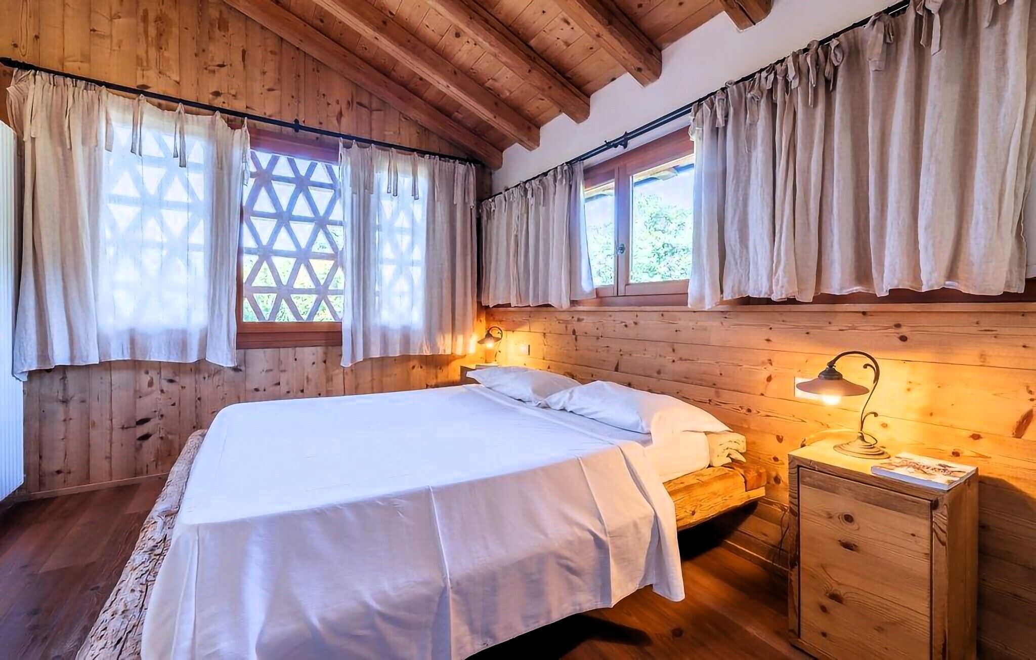 Superior Double Room, Ensuite, Vineyard View | Premium bedding, individually furnished, desk, laptop workspace
