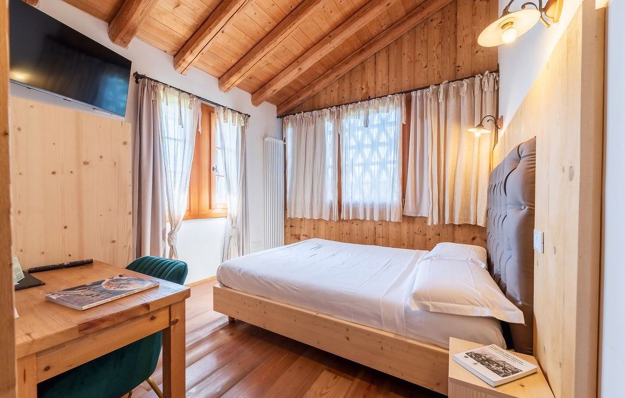Superior Double Room, Ensuite, Hill View | Premium bedding, individually furnished, desk, laptop workspace