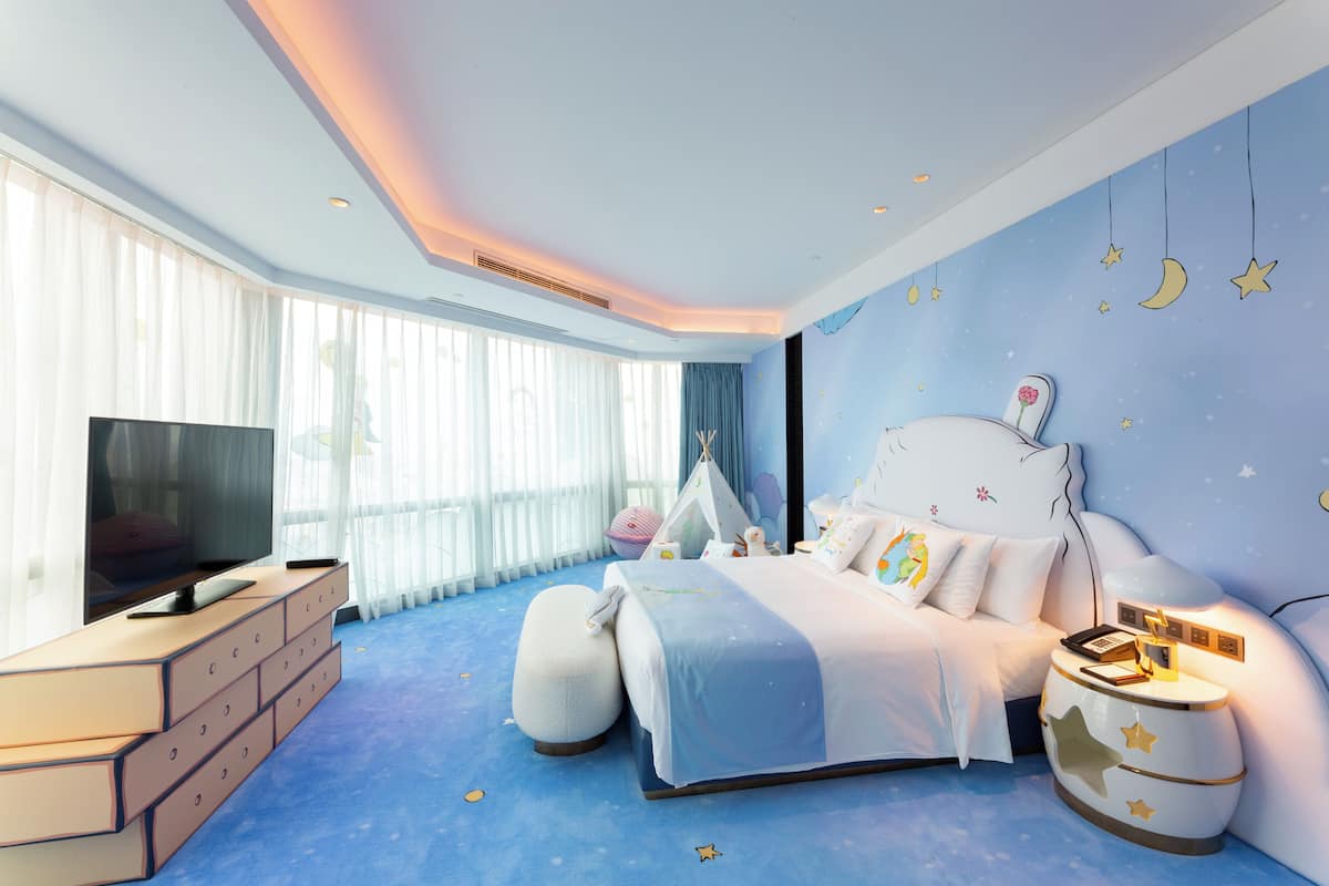 Phòng Suite dành cho gia đình | Chăn bông, minibar, két bảo mật tại phòng, bàn