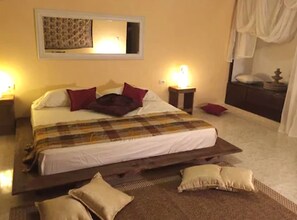 デラックス ルーム キングベッド 1 台 | WiFi (無料)