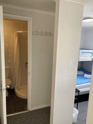 Familienzimmer | Badezimmer