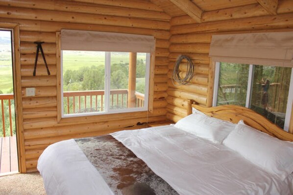 Elite Bungalow, 1 King Bed, River View | Free WiFi, bed sheets - Sevier River Ranch & Cattle Company (Hatch)