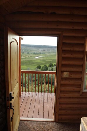 Elite Bungalow, 1 King Bed, River View | Free WiFi, bed sheets - Sevier River Ranch & Cattle Company (Hatch)