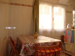Apartment, 2 Bedrooms | Private kitchen | Full-sized fridge, oven, stovetop, coffee/tea maker - Dar Al Khair (Asilah)