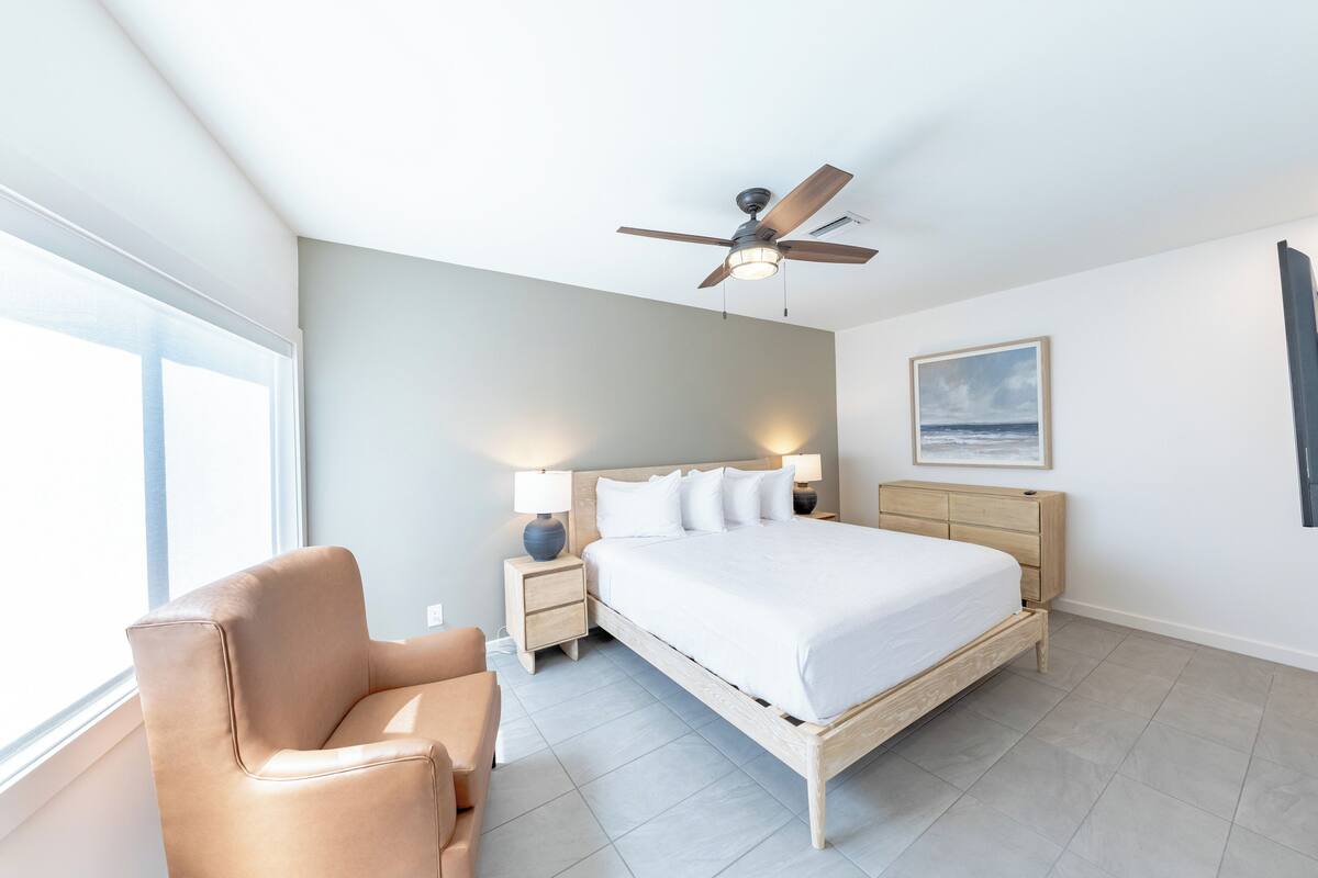 Deluxe Suite, 1 King Bed with Sofa bed, Kitchenette | Down comforters, individually decorated, individually furnished